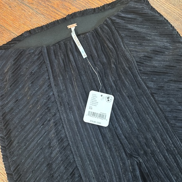 NWT Free People Velvet Flare Pants - Picture 2 of 2